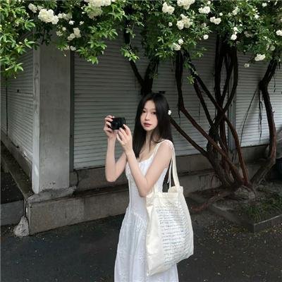 鱼跃在花见